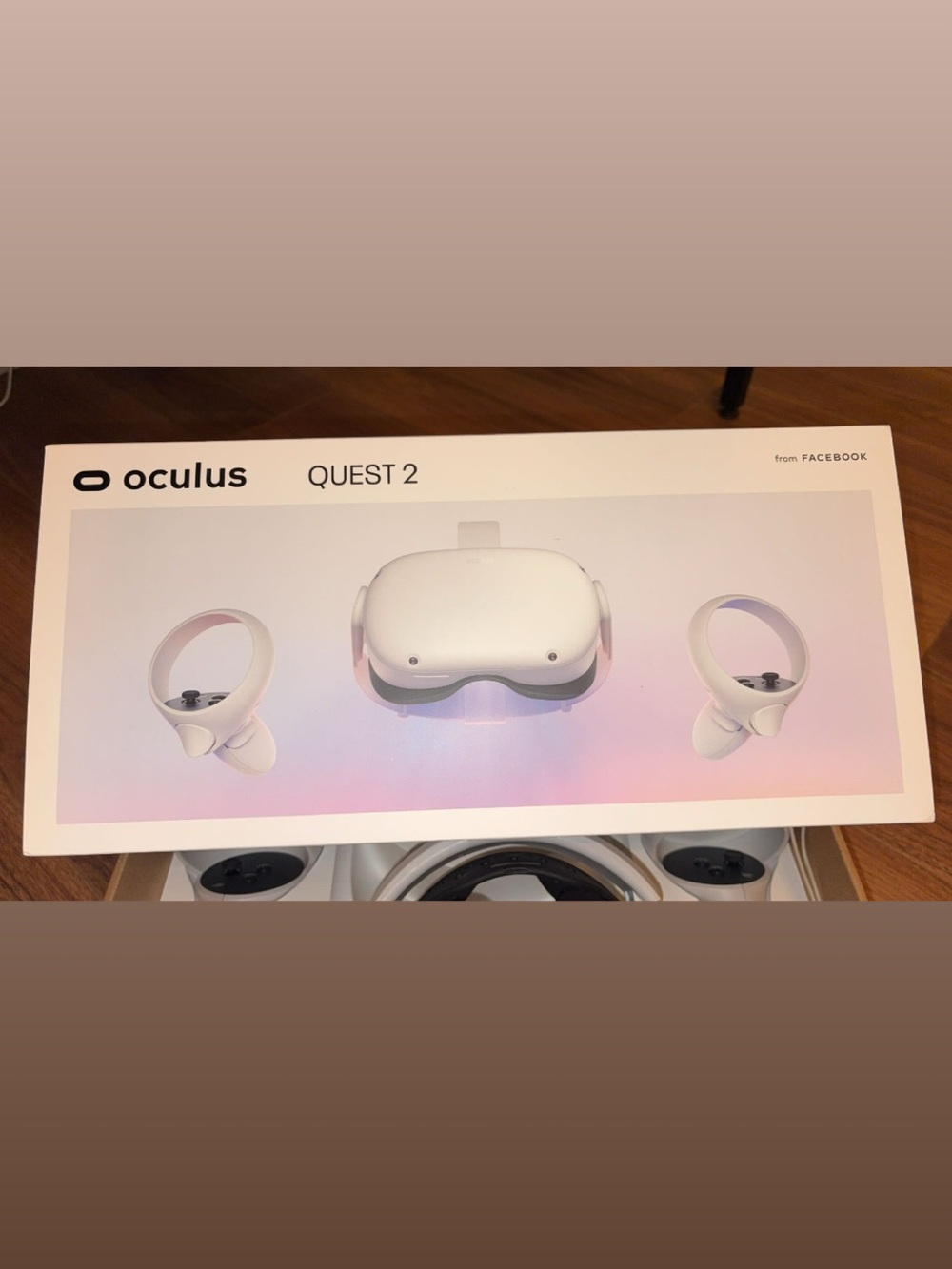 Oculus Quest 2 Headset with Comfort Pad and Controllers-original box and parts - Picture 8 of 8